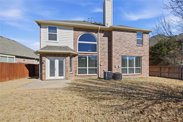2736 Maple Creek Drive, Fort Worth, TX 76177
