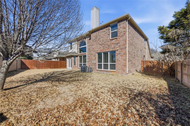 2736 Maple Creek Drive, Fort Worth, TX 76177
