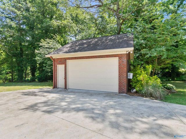 111 Smith Lane, Boaz, AL 35956