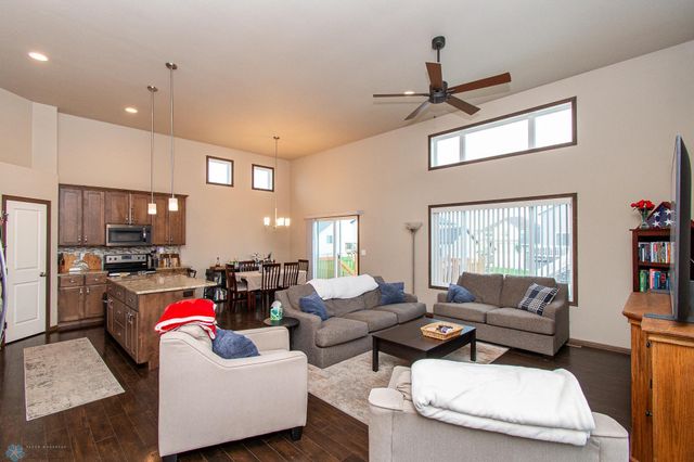1131 29 Avenue W, West Fargo, ND 58078