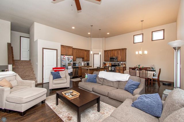 1131 29 Avenue W, West Fargo, ND 58078