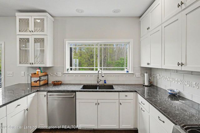 16431 Picardie Way, East Lansing, MI 48823
