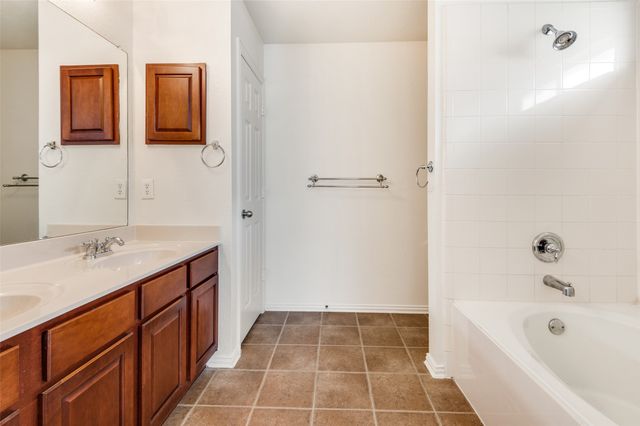 10256 Franklin Drive, Providence Village, TX 76227