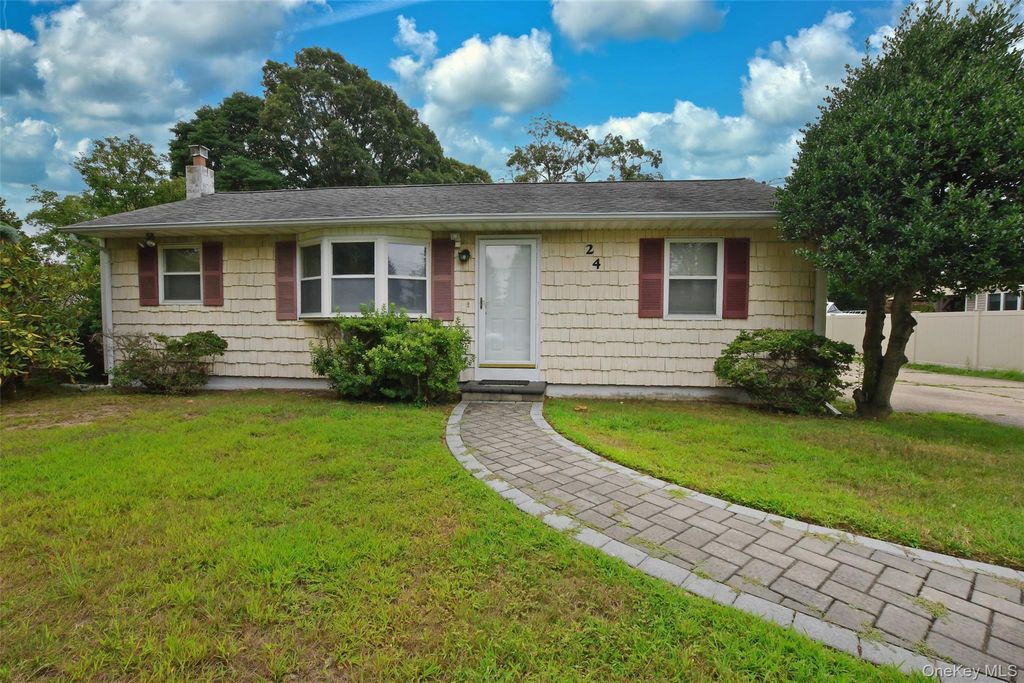 24 Island Boulevard, Bohemia, NY 11716 — exterior