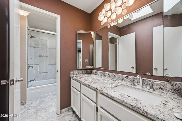 718 E PEORIA Avenue, Phoenix, AZ 85020