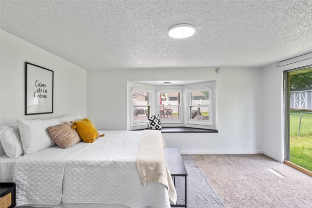 2327 E 37 Court, Des Moines, IA 50317