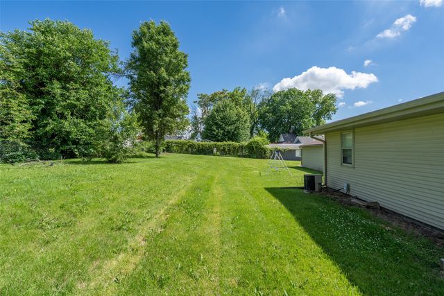 2327 E 37 Court, Des Moines, IA 50317