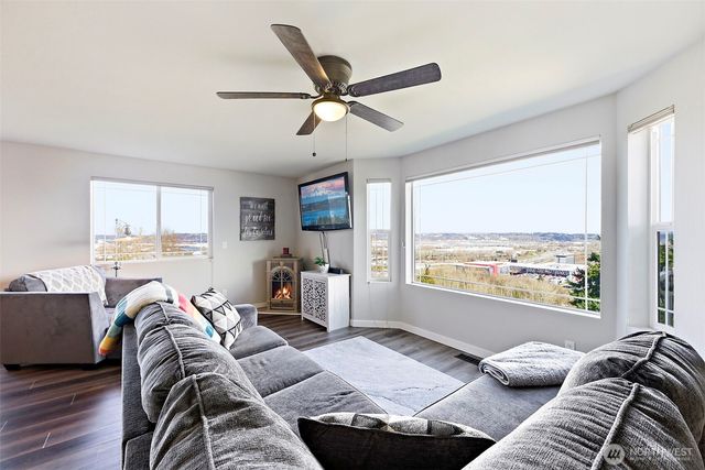 3108 E Valley View Terrace, Tacoma, WA 98404