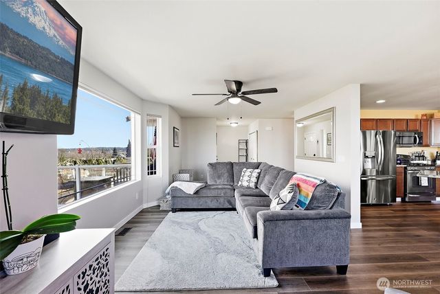 3108 E Valley View Terrace, Tacoma, WA 98404