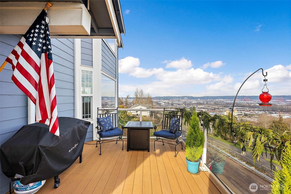 3108 E Valley View Terrace, Tacoma, WA 98404