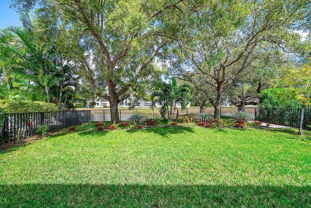 3069 Safflower Circle, West Palm Beach, FL 33401