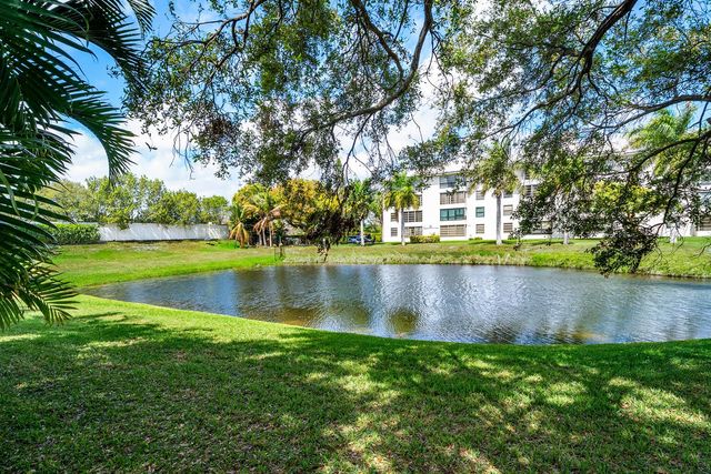 3069 Safflower Circle, West Palm Beach, FL 33401