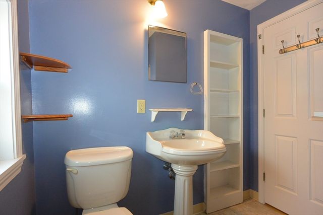 152 Green St 152, Clinton, MA 01510