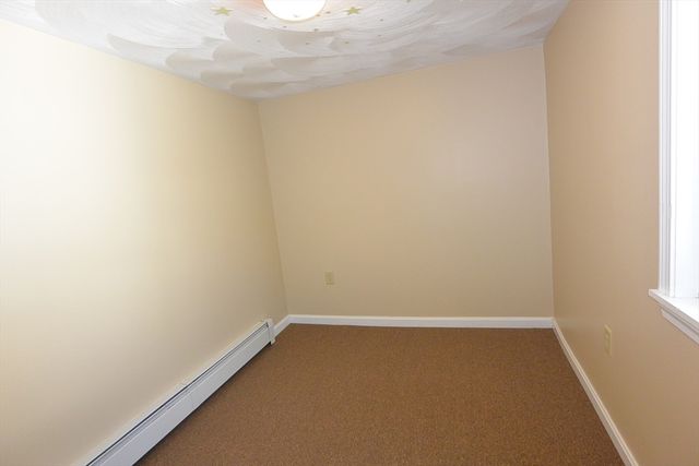 152 Green St 152, Clinton, MA 01510