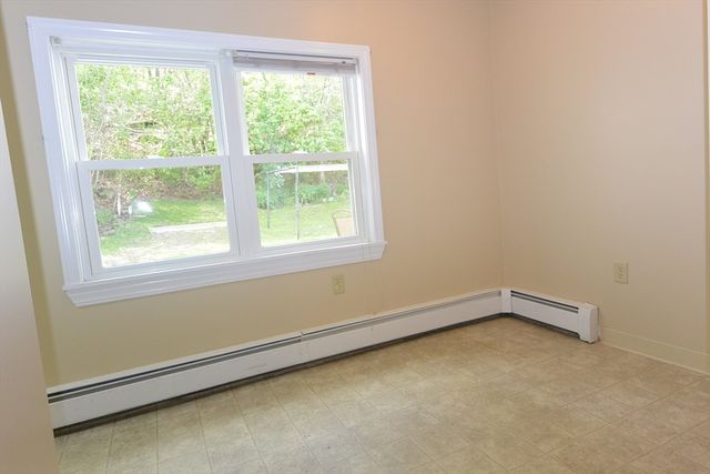 152 Green St 152, Clinton, MA 01510