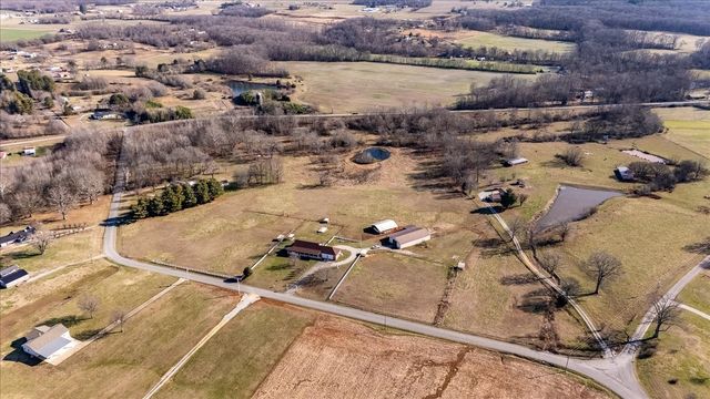 158 Big Springs Rd, Lawrenceburg, TN 38464