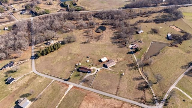 158 Big Springs Rd, Lawrenceburg, TN 38464