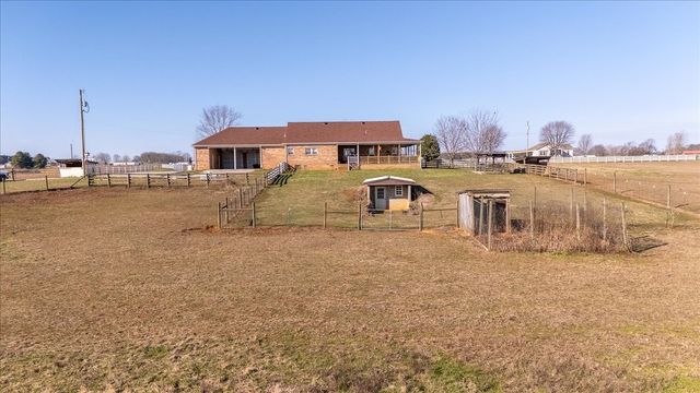 158 Big Springs Rd, Lawrenceburg, TN 38464