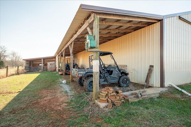 158 Big Springs Rd, Lawrenceburg, TN 38464