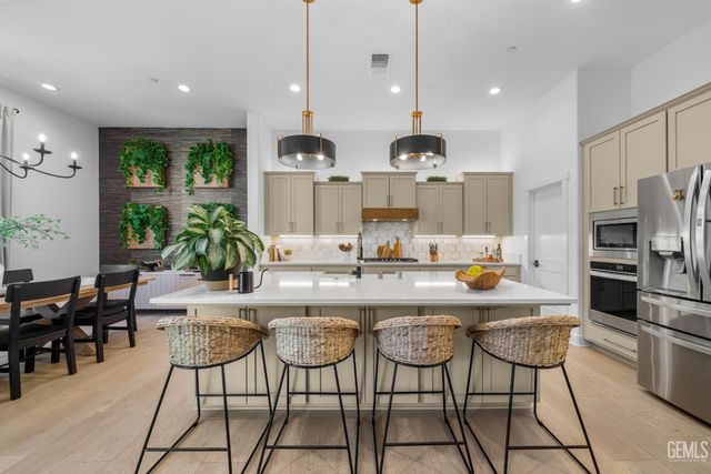 14806 Pemberley Passage Avenue, Bakersfield, CA 93311