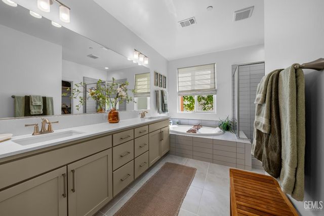 14806 Pemberley Passage Avenue, Bakersfield, CA 93311