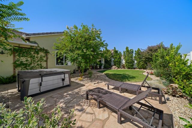 14806 Pemberley Passage Avenue, Bakersfield, CA 93311