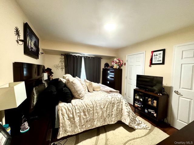 12 Denver Court d12, Coram, NY 11727