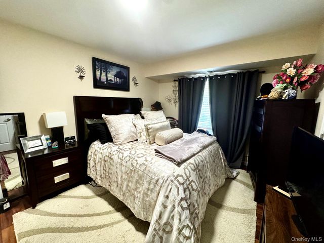 12 Denver Court d12, Coram, NY 11727