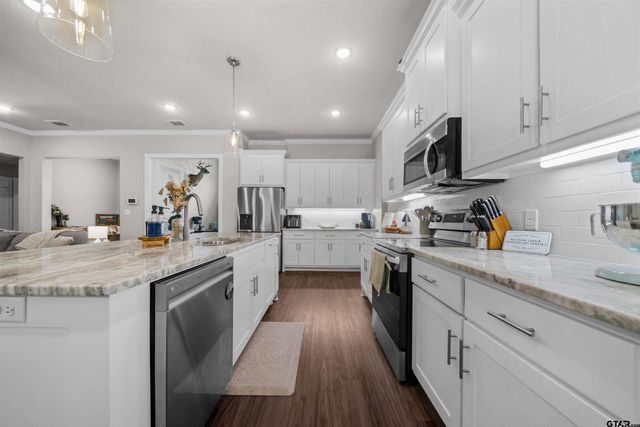 409 Meadow Lane, Chandler, TX 75758