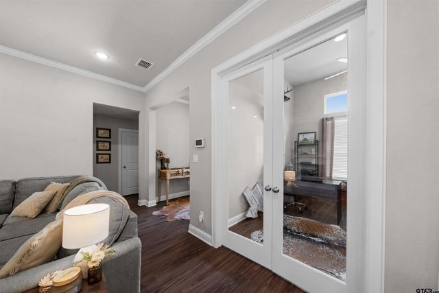 409 Meadow Lane, Chandler, TX 75758