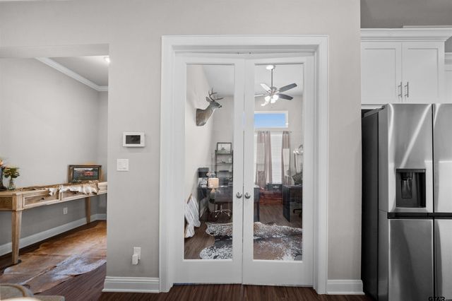 409 Meadow Lane, Chandler, TX 75758