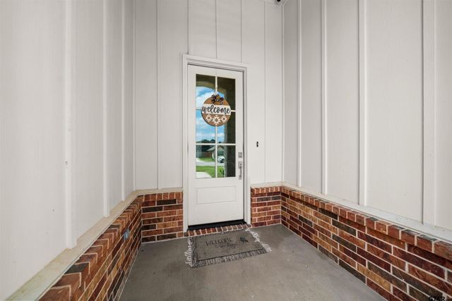 409 Meadow Lane, Chandler, TX 75758