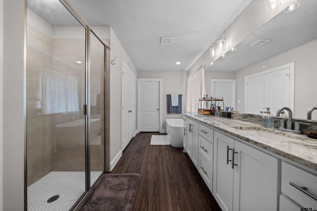 409 Meadow Lane, Chandler, TX 75758