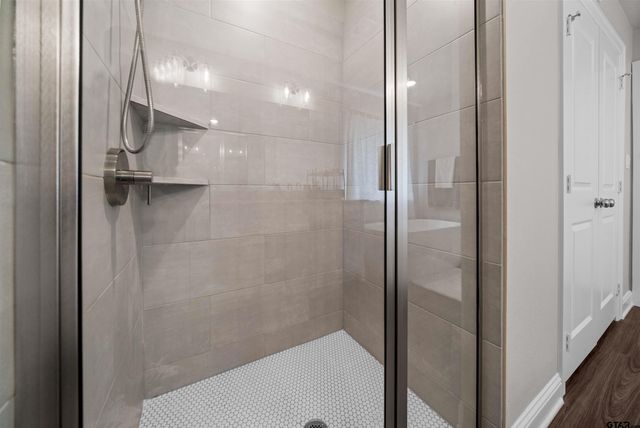 409 Meadow Lane, Chandler, TX 75758