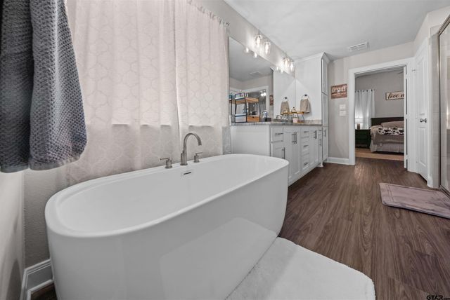 409 Meadow Lane, Chandler, TX 75758