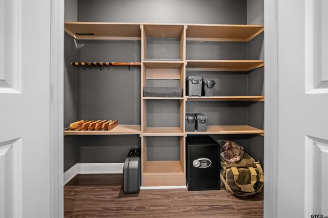 409 Meadow Lane, Chandler, TX 75758