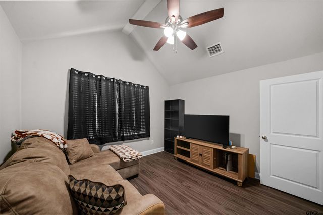 409 Meadow Lane, Chandler, TX 75758