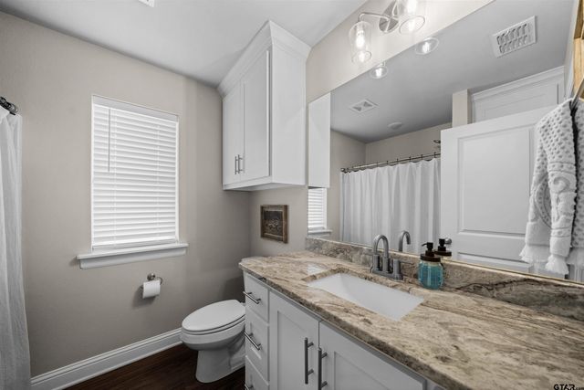 409 Meadow Lane, Chandler, TX 75758