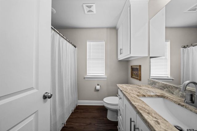 409 Meadow Lane, Chandler, TX 75758