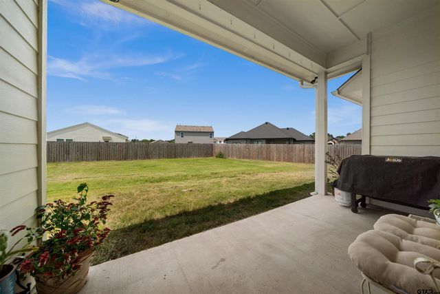 409 Meadow Lane, Chandler, TX 75758