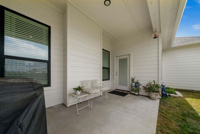 409 Meadow Lane, Chandler, TX 75758