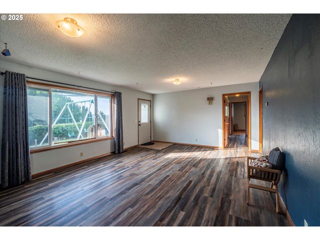 93581 BAY PARK Ln, Coos Bay, OR 97420