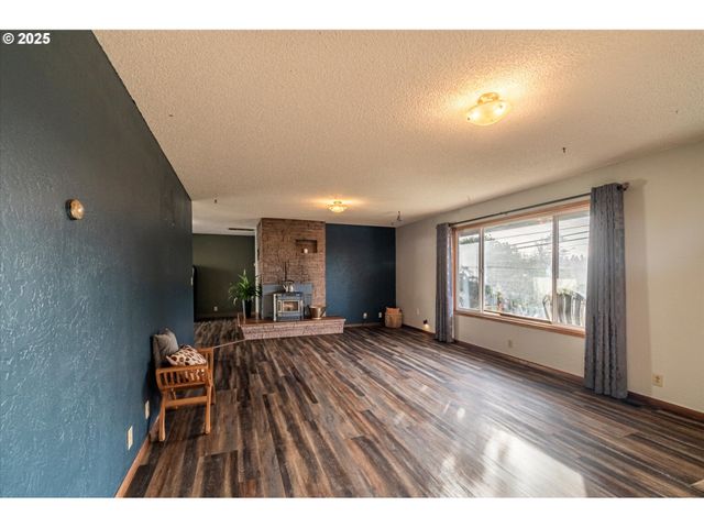 93581 BAY PARK Ln, Coos Bay, OR 97420