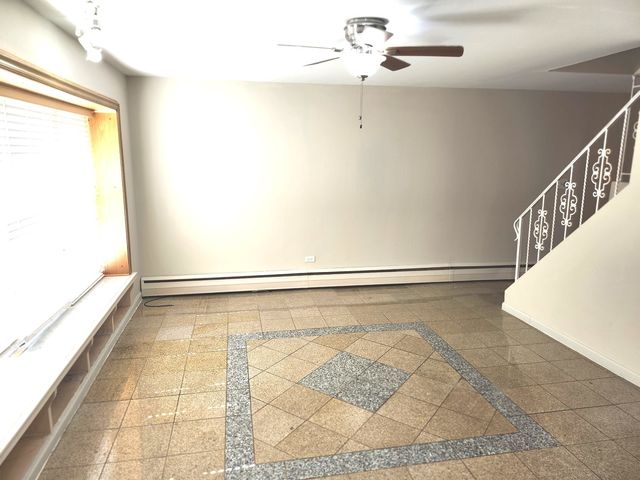 8843 Robin Drive C, Des Plaines, IL 60016