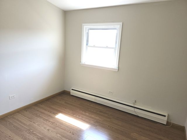 8843 Robin Drive C, Des Plaines, IL 60016