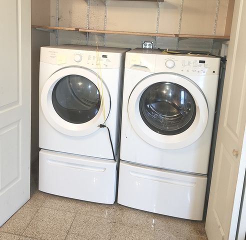 8843 Robin Drive C, Des Plaines, IL 60016