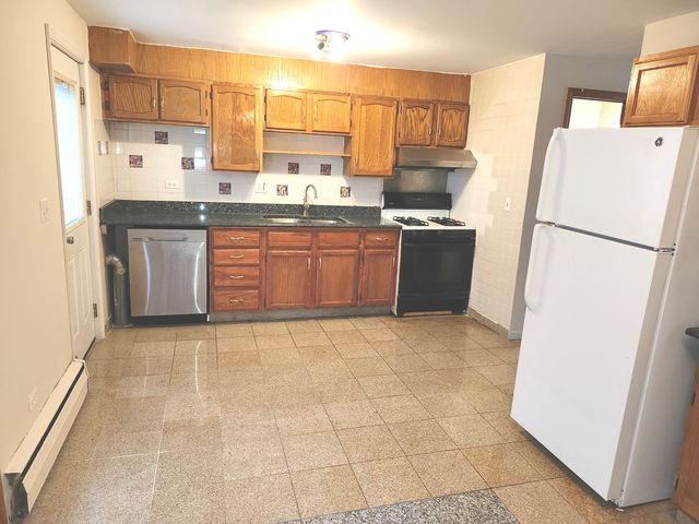 8843 Robin Drive C, Des Plaines, IL 60016