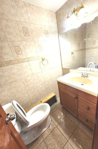 8843 Robin Drive C, Des Plaines, IL 60016