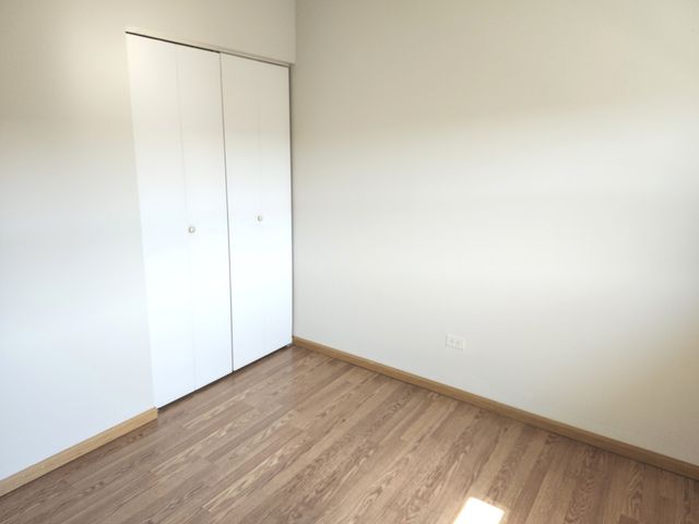 8843 Robin Drive C, Des Plaines, IL 60016