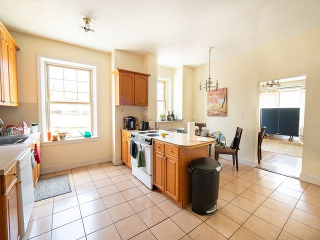 481 Boylston Street 1, Brookline, MA 02445